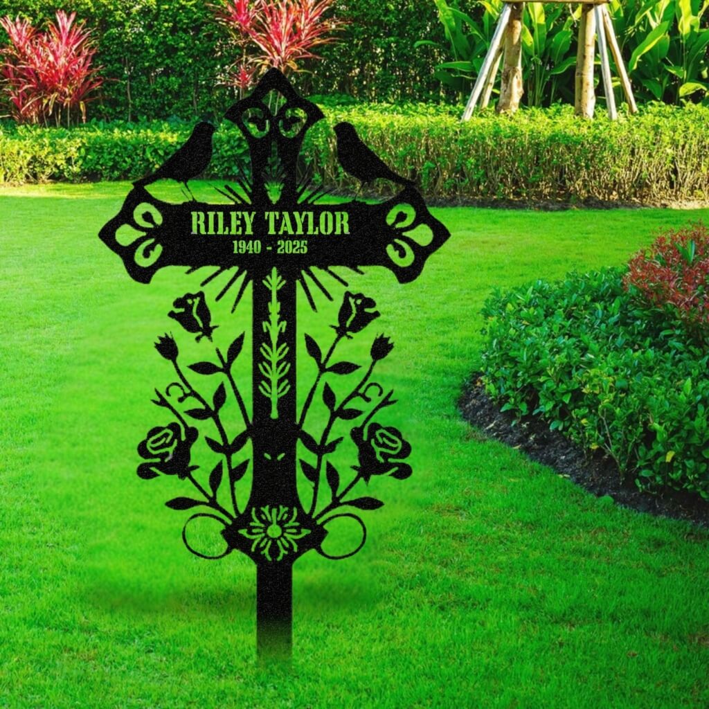 4523. Cross with 2 Birds & Roses